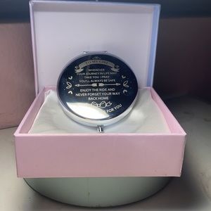 Compact mirror with loving message